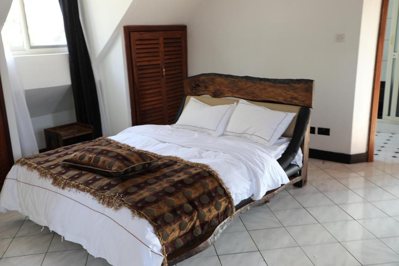 Stallion Place - Bed And Breakfast Kampala Ngoại thất bức ảnh