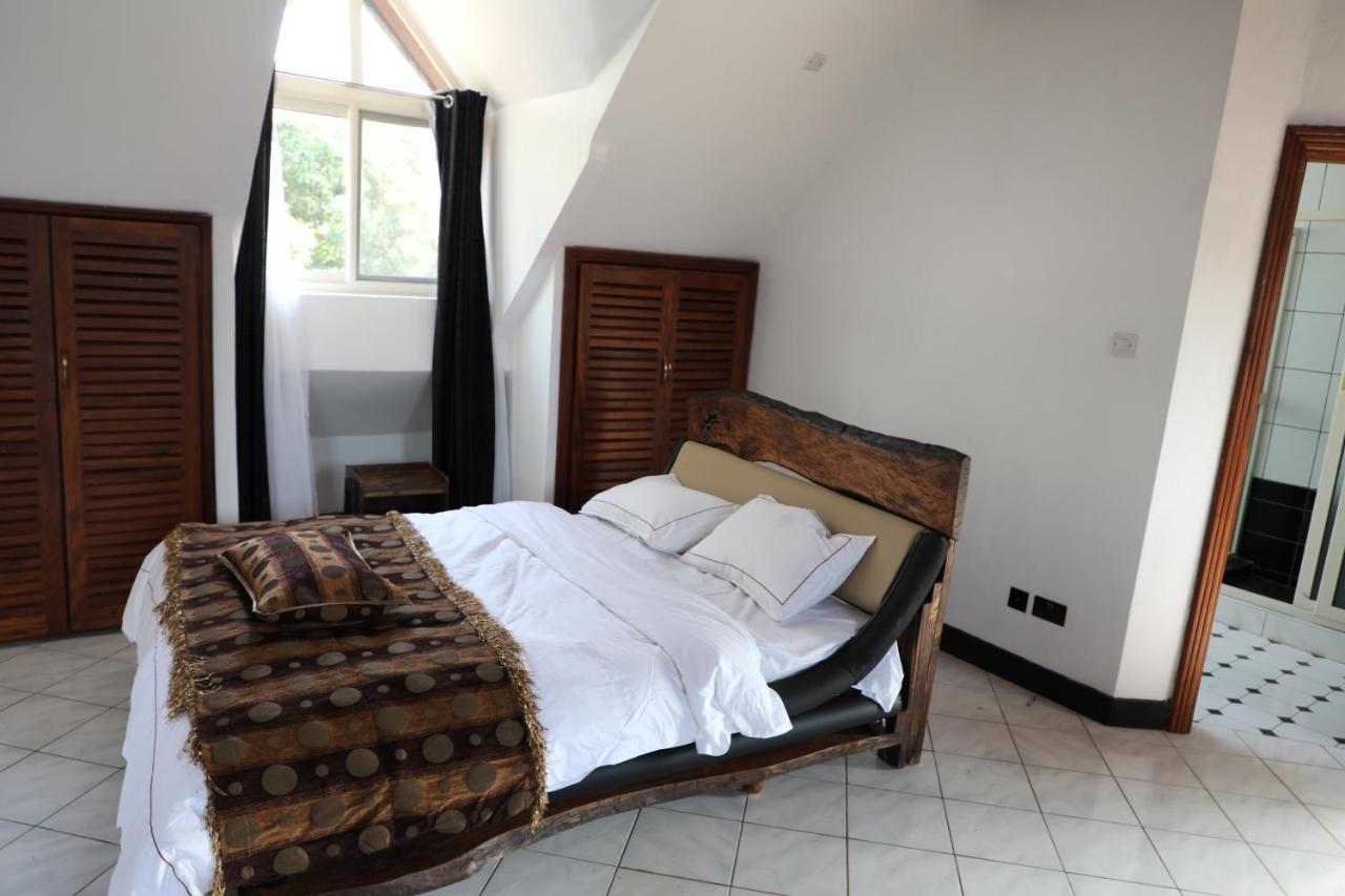 Stallion Place - Bed And Breakfast Kampala Ngoại thất bức ảnh